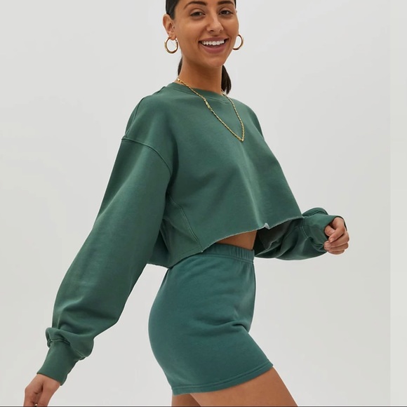 Aritzia Tops - TNA Cozy Fleece Boyfriend Cropped Sweatshirt